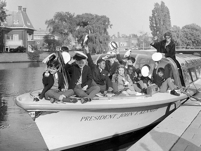 Жозефина Бейкер с приемными детьми