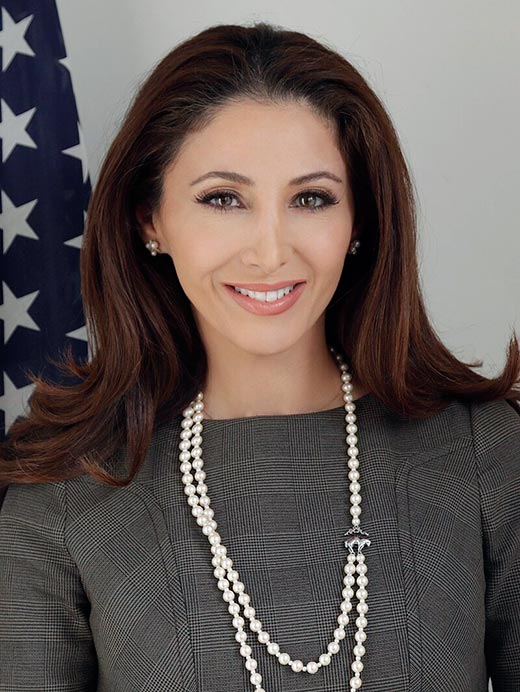 Джулия Нешейват