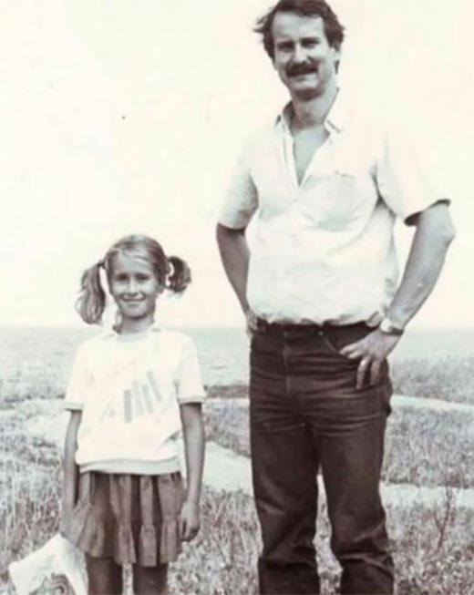 Кая Каллас в детстве с отцом