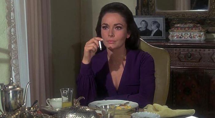 Карин Дор в фильме Топаз