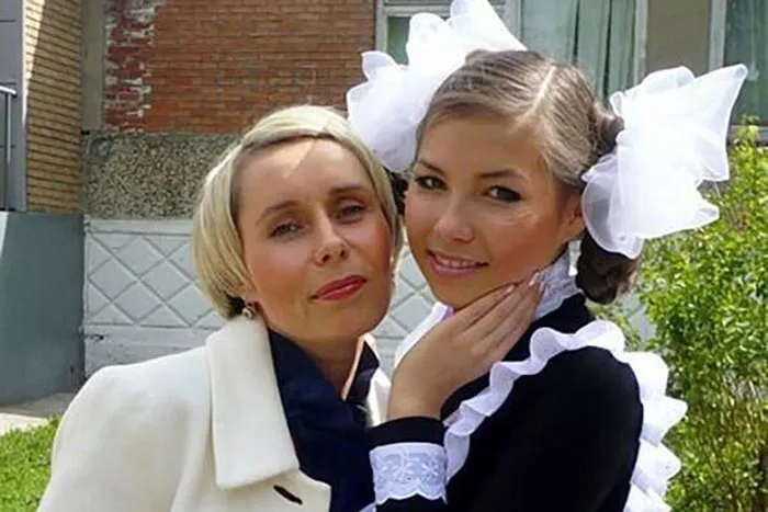 Карина Нигай в юности с мамой