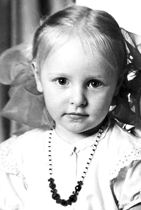Катерина Тихонова в детстве