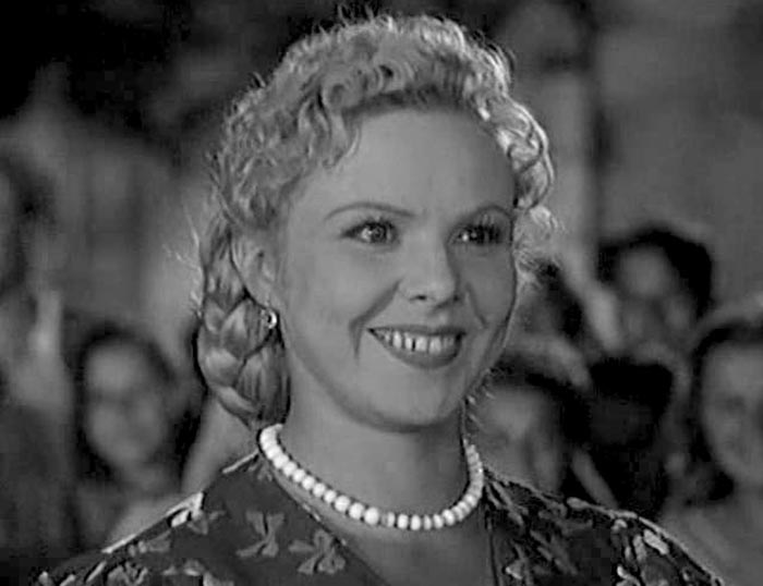 Клавдия Хабарова в фильме Чемпион мира