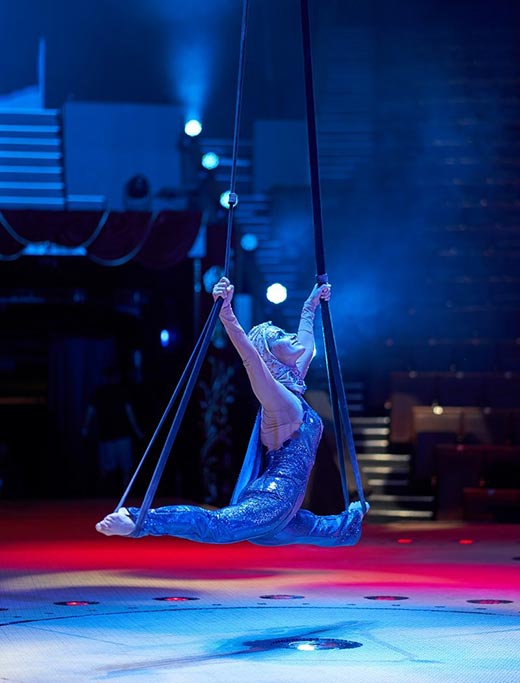 Алена Коломина в сериале Качели под куполом