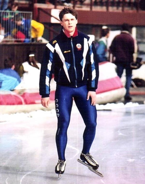 российский конькобежец Александр Голубев