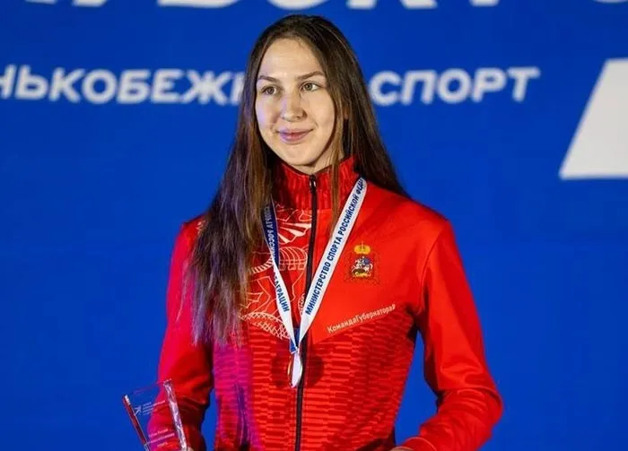 конькобежка Анастасия Семенова