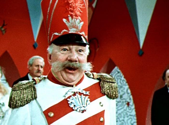 Константин Адашевский в фильме Двенадцать месяцев