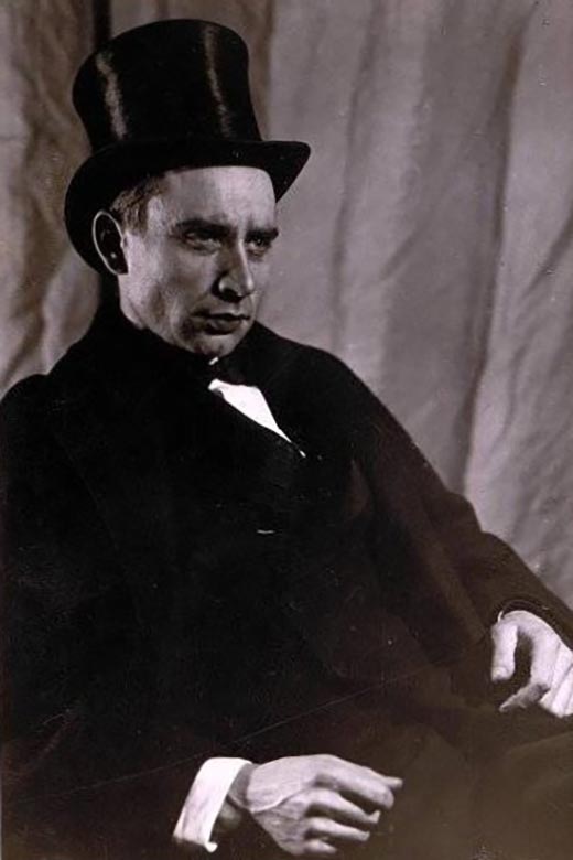 актер Константин Бузанов