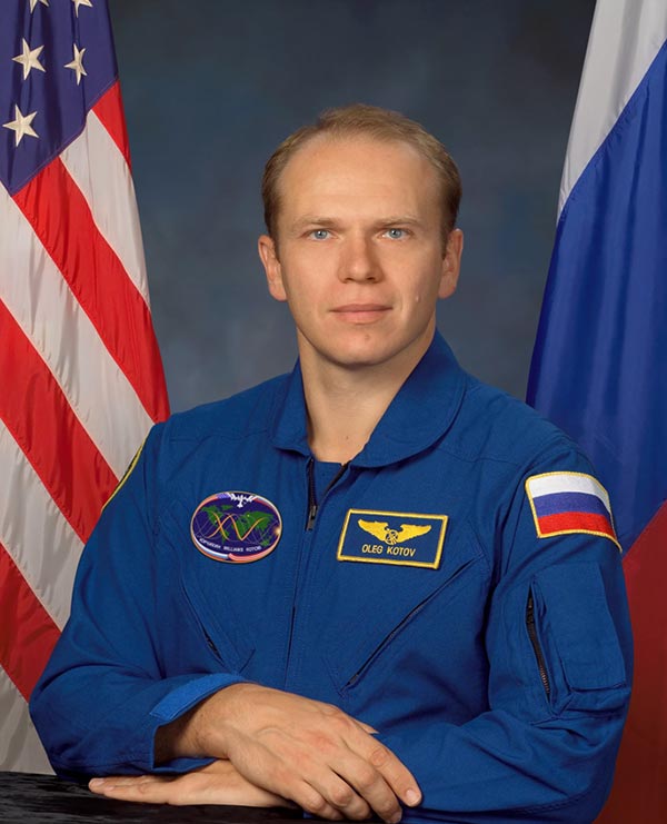 космонавт Олег Котов