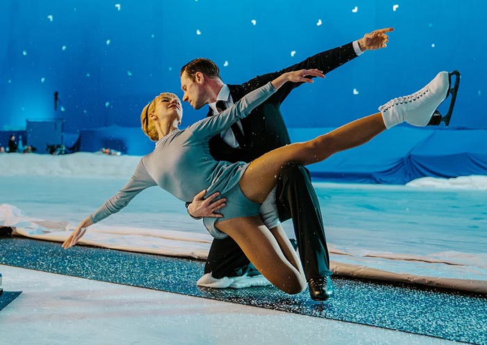 Кристина Степанова и Даниил Воробьев в фильме Роднина