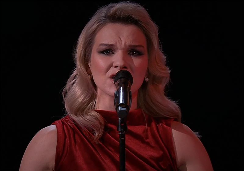 Ксения Мишуткина в шоу Голос