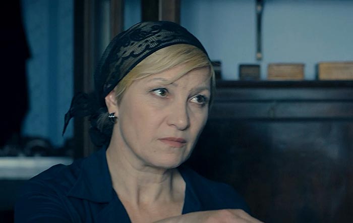 Лариса Чухрай в сериале Стой! Не то мама будет гадать