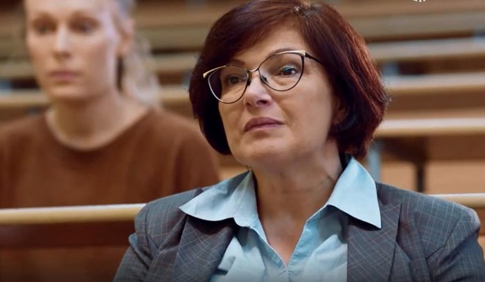Лариса Егорова в сериале Входите, закрыто!