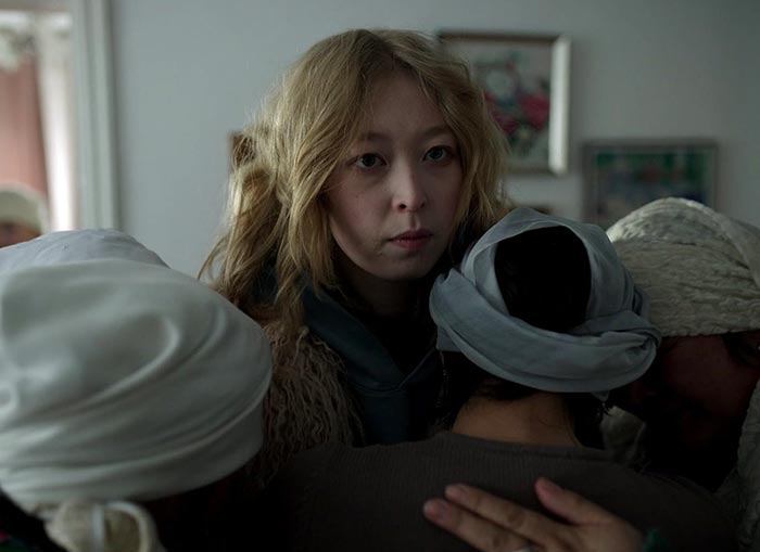 Лаура Турсунканова в фильме Папа умер в субботу