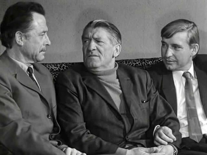 Леонид Бакштаев в фильме Адрес вашего дома