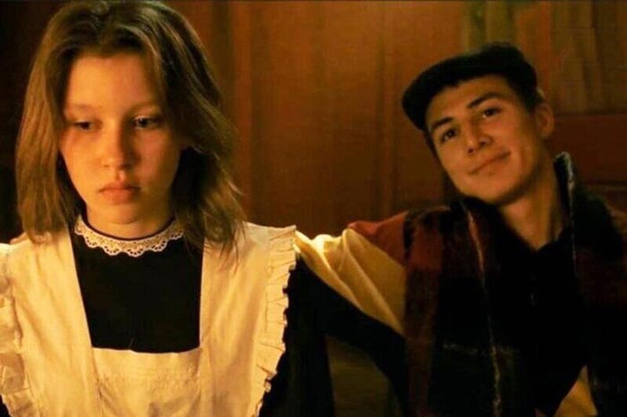 Лев Черепанов и Анна Пересильд в сериале Слово пацана