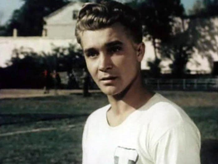 Лев Фричинский в фильме Спортивная честь