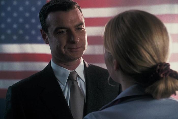 Лев Шрайбер в фильме Омен