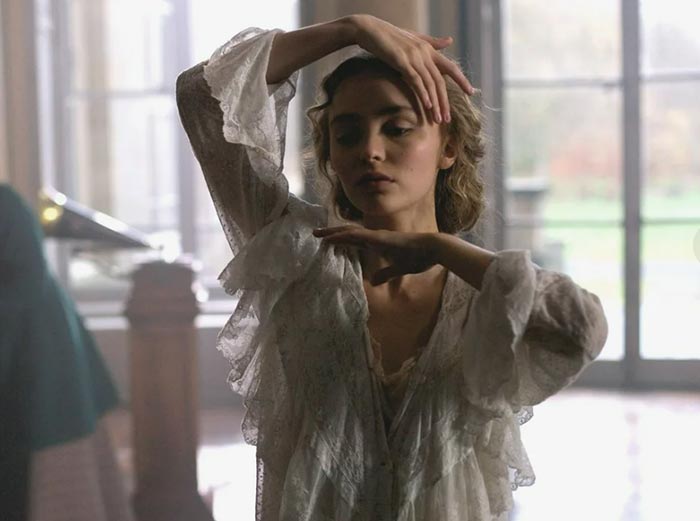 Лили-Роуз Депп в роли Айседоры Дункан