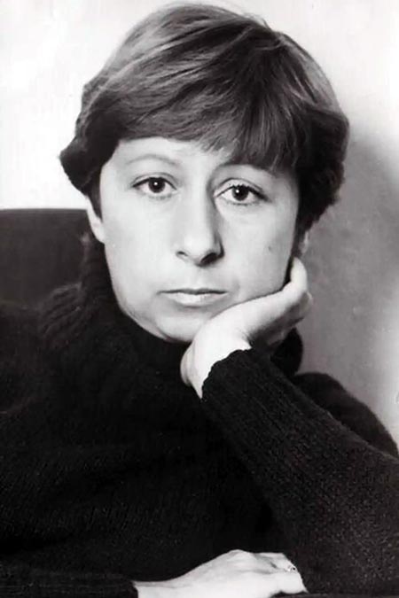 Лия Ахеджакова