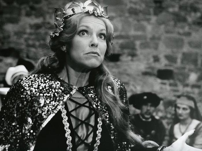 Лийна Орлова в фильме Дикие лебеди