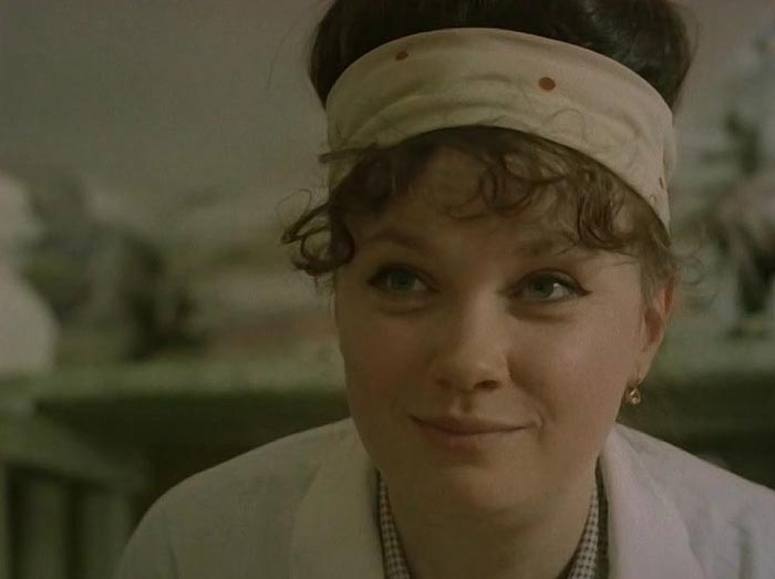 Любовь Иванская в фильме Вера и Зойка