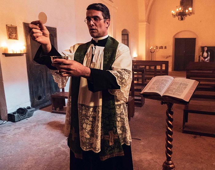 Лука Кальвани в фильме 13 пришествий дьявола