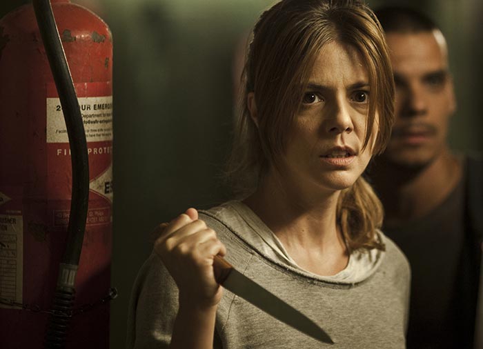 Мануэла Веласко в фильме Репортаж Апокалипсис