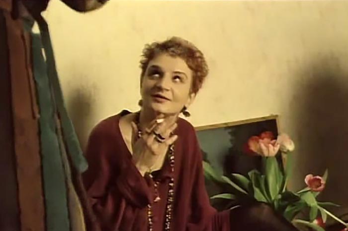 Мария Гангус в фильме Странное время