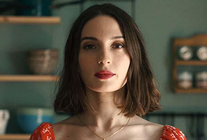 Мария Вальверде в фильме Мы были песнями