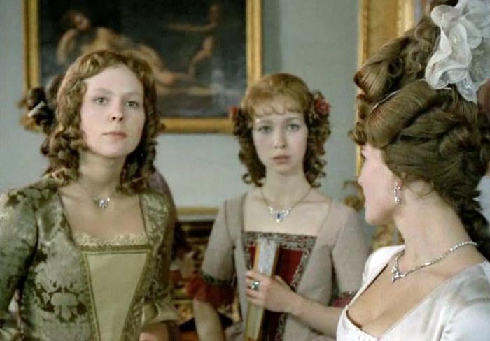 Марина Устименко в фильме В начале славных дел