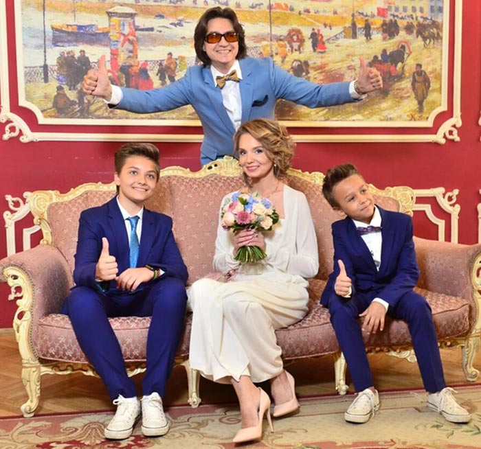 Мария Прорвич и Сергей Филин с детьми