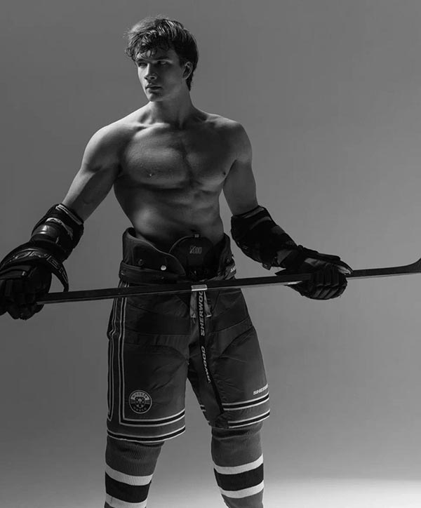 хоккеист и киноактер Марк Рудаковский