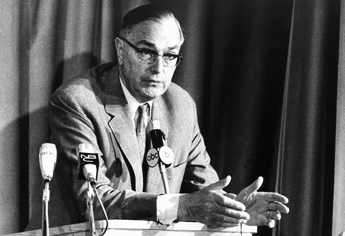 Президент ФИДЕ Макс Эйве