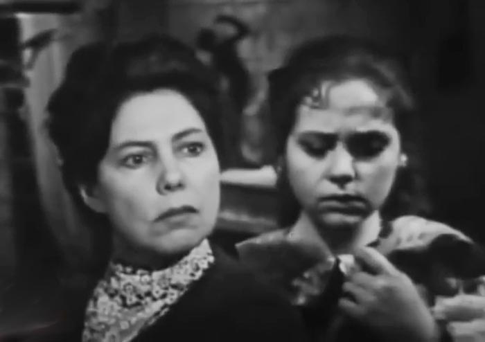 Майя Ивашкевич в фильме-спектакле Красные курсанты