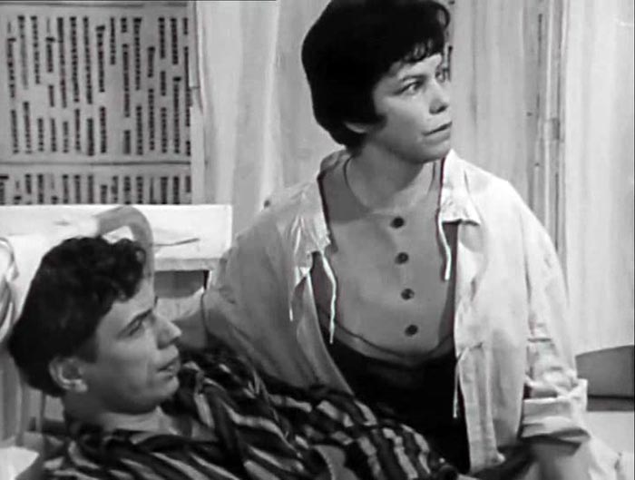 Майя Ивашкевич в фильме-спектакле Верхом на дельфине