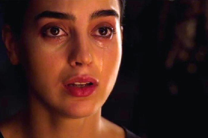 Мелисса Баррера в фильме Кармен