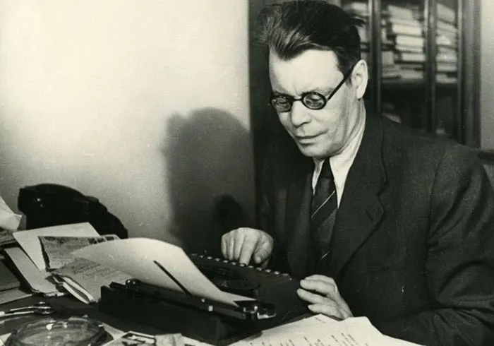 Михаил Васильевич Исаковский