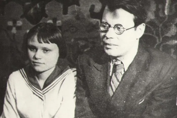 Михаил Исаковский и дочь Елена