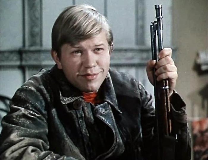 Михаил Розанов в фильме О друзьях-товарищах