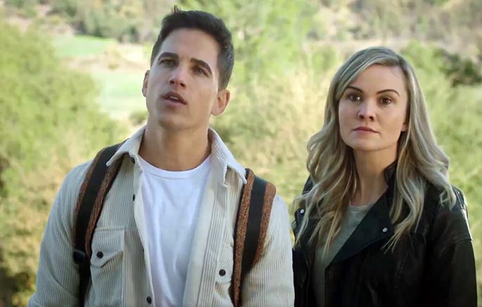 Майк Си Маннинг в фильме Белл-Лейк. Озеро демонов