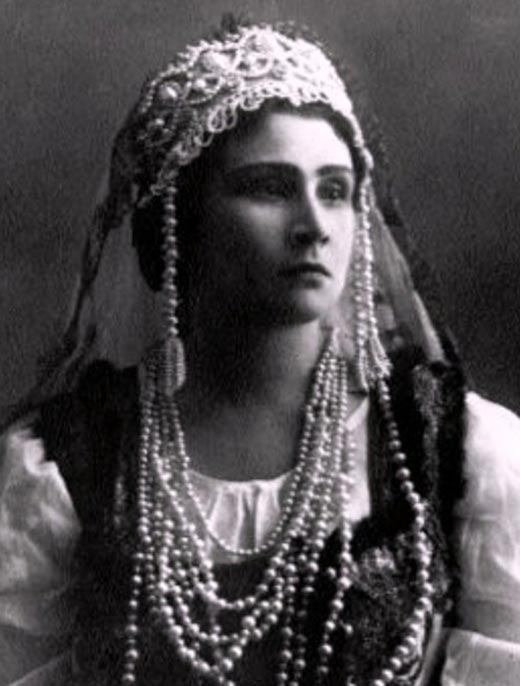 певица Надежда Обухова