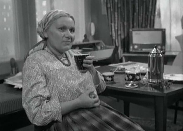 Надежда Животова в фильме Приходите завтра...