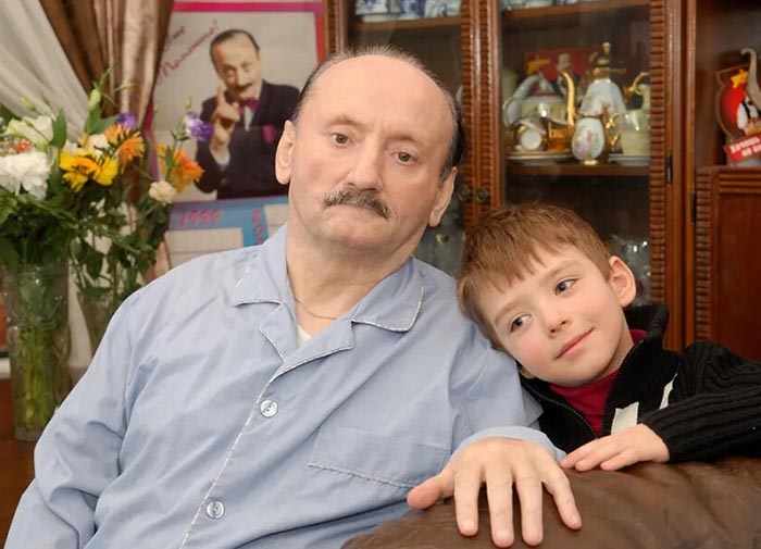 Никита Полицеймако в детстве с дедом Семёном Фарадой