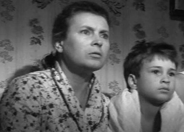 Николай Данелия в фильме Тридцать три