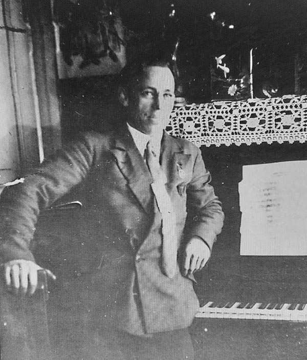 актер Николай Каморзин