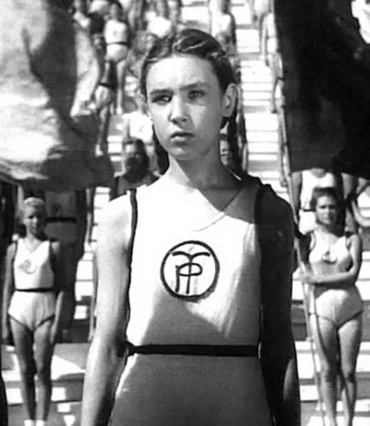 Нина Стравинская в фильме Здравствуй, Москва!