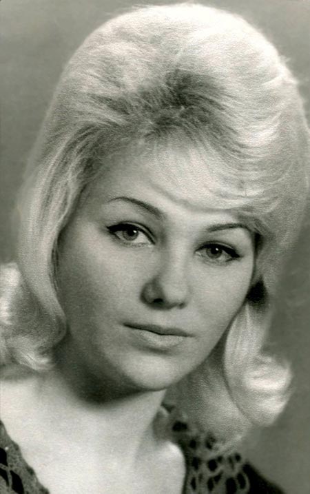 артистка оперетты Нина Унд