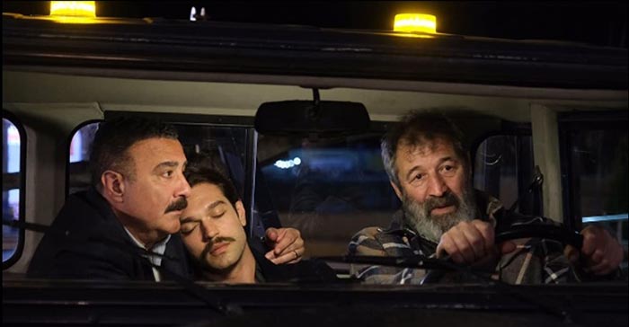 Низам Намидар в сериале Чёрная доска