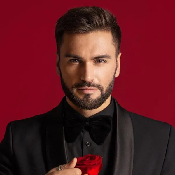 певец Нодар Ревия